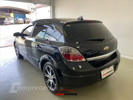 VECTRA 2.0 MPFI GT HATCH 8V FLEX 4P MANUAL