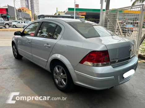 VECTRA 2.0 MPFI Elegance 8V