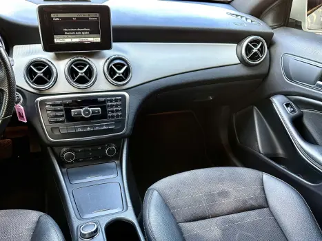 GLA 200 1.6 CGI ADVANCE 16V TURBO FLEX 4P AUTOMÁTICO