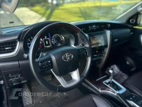 HILUX SW4 2.8 SRX 4X4 16V TURBO INTERCOOLER DIESEL 4P AUTOMÁ