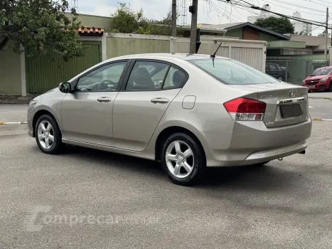 CITY 1.5 LX Sedan 16V