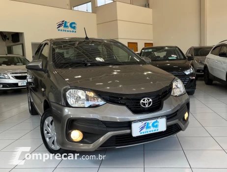 Toyota Etios Hatch 1.3 16V 4P FLEX X 4 portas