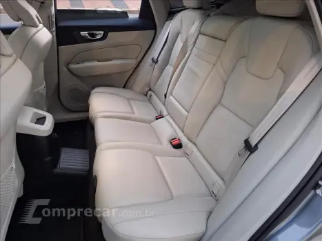 XC60 2.0 T8 Hybrid Momentum AWD Geartronic