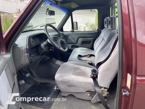 F-1000 2.5 XLT 4X2 CS 8V Turbo