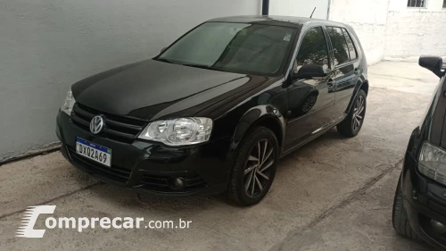 Volkswagen Golf Confortline 4 portas