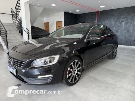 Volvo S60 2.0 T5 Momentum 16V Turbo 4 portas