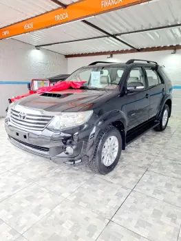 Toyota HILUX SW4 3.0 SRV 4X4 16V Turbo Intercooler 4 portas