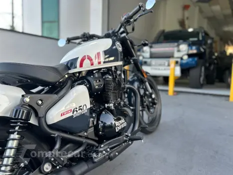 Shotgun 650 Stencil White