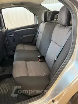 renault logan expression Hi-flex 1.6 8v 4p 2013