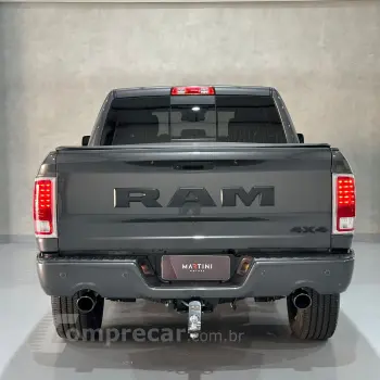 CLASSIC LARAMIE 5.7 CD V8 4X4 Aut.