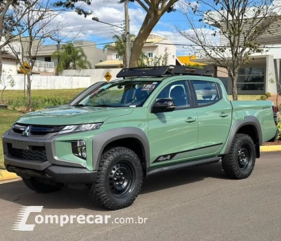 Mitsubishi L200 TRITON 2.4 16V Turbo Sport Hpe-s Sertões CD 4X4 4 portas