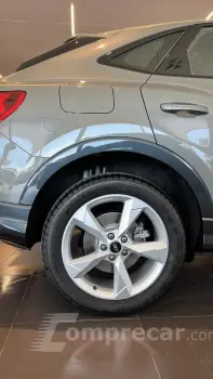 Q3 2.0 40 TFSI Sportback Performance Black Quattro