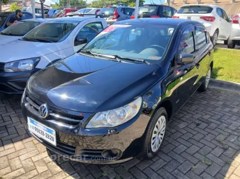 Volkswagen GOL - 1.0 MI 8V 4P MANUAL G.V 4 portas